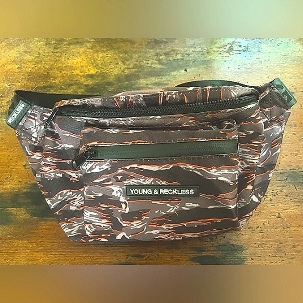 “Young & Reckless” Fanny/Waist Pack 😎